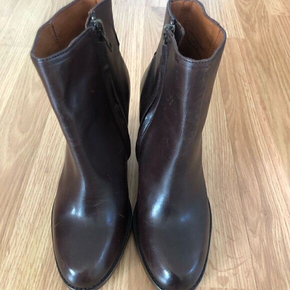 FRYE Jenny 3475388-DBN Dark Brown Leather Side-Zip Booties - Picture 3 of 13